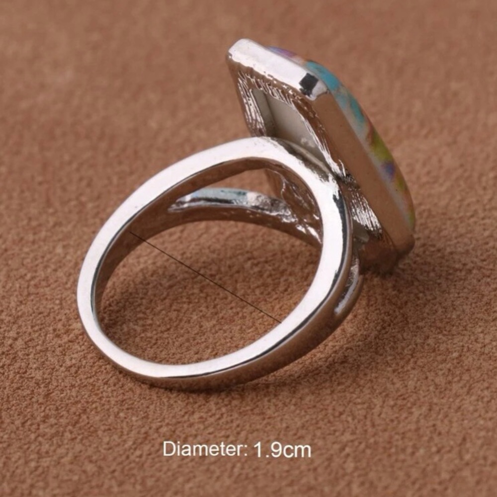 LAST ONE: Stunning women’s mixed color resin ring - Picture 4 of 4
